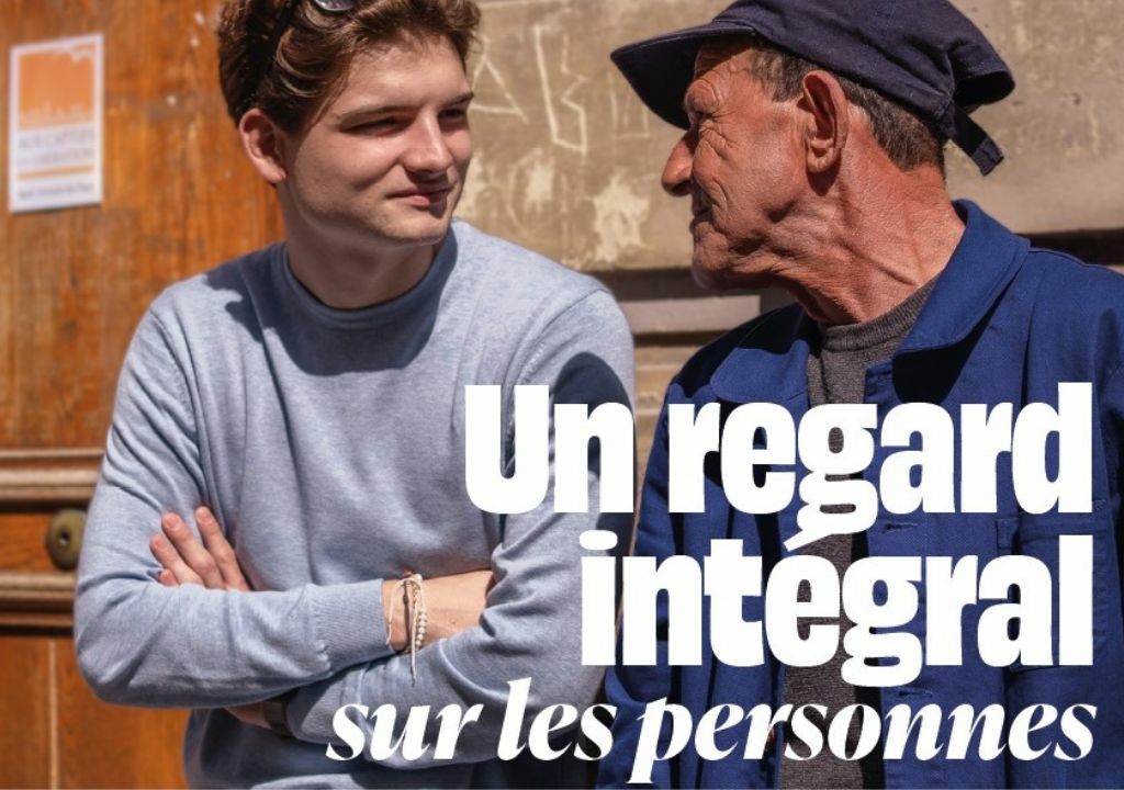 regard integral mains nues decembre 2024